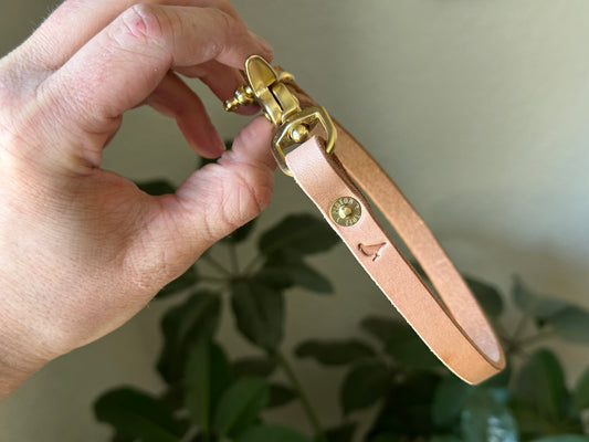 Natural Vegtan Wallet Lanyard Wallet Chain With Solid Brass Screw Shackle and Brass Scissor Snap