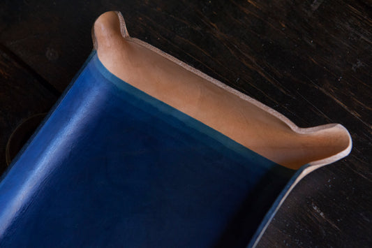 Tight Gradient Indigo Dyed Leather Catchall